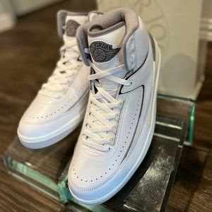 Nike Mens Jordan 2 Retro Mid White/Sail/Black/Cement Grey - Size 11